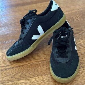 Veja Black and White Casual Sneakers